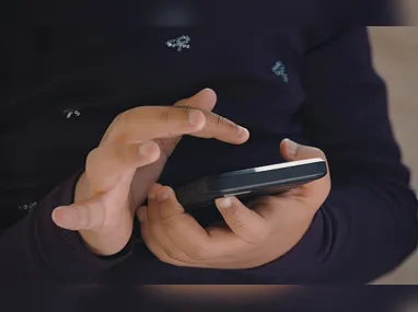 Imagem ilustrativa da imagem Governo contraria Meta e mantém WhatsApp restrito a menores de 14 anos