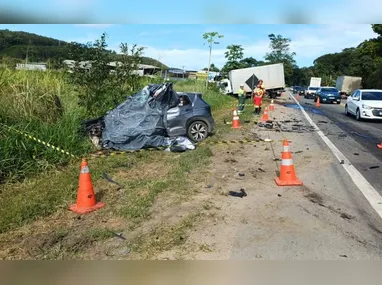 Ônibus foi incendiado no bairro Cobi de Cima, em Vila Velha