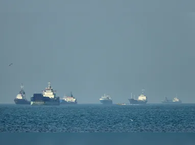 Imagem ilustrativa da imagem Irã anuncia que Estreito de Hormuz está liberado para navegação 'segura'