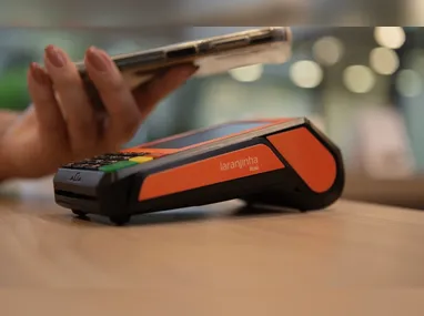 Imagem ilustrativa da imagem Itaú integra IA em maquininha de pagamentos e permite cobrança por comando de voz