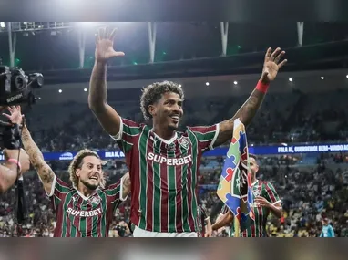 Atacante Hulk durante treinamento no CT do Galo