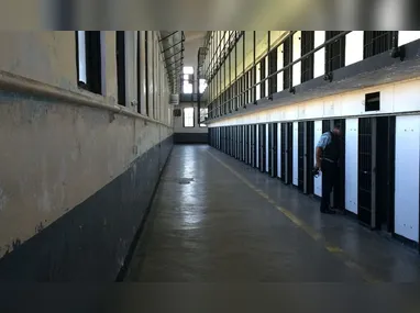 Imagem ilustrativa da imagem Lula sanciona lei que endurece regime para condenados por homicídio de policiais