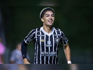 Zagueiro brasileiro Éder Militão durante partida do Real Madrid