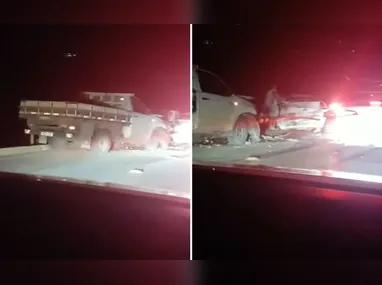 Dupla foi flagrada transportando parte da estrutura metálica em um caminhão na noite de domingo