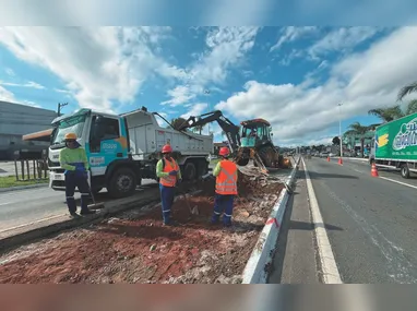 Manifestantes denunciam contaminação do Rio Angelim na BR-101, em Conceição da Barra