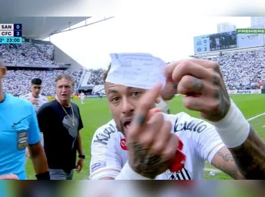 Artilheiro do jogo, Breno Lopes foi hostilizado pela torcida do Santos na volta do intervalo
