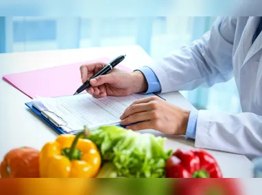 A farmacêutica Michelly Marchiori explica que a tendência é que os preços das canetas possam cair