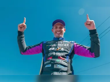 Atacante Hulk durante treinamento no CT do Galo