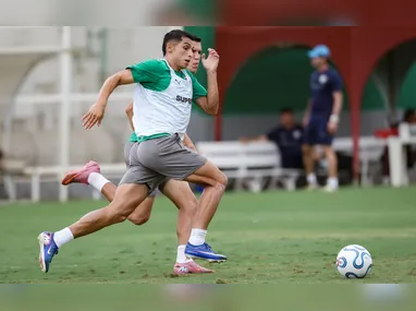 Kaio Jorge e Gerson treinam para o jogo de hoje à noite