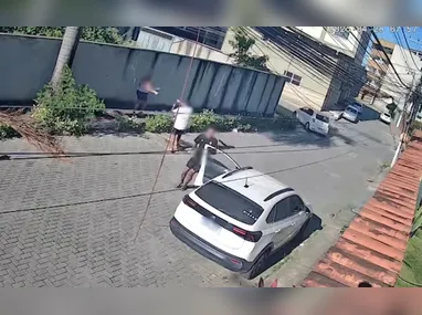 Imagem ilustrativa da imagem VÍDEO | Suspeito é preso após render mulher e levar carro em Vila Velha