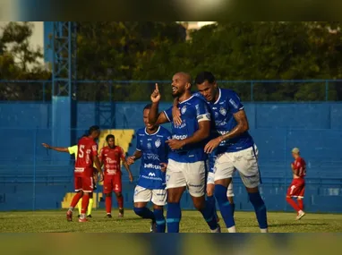 Imagem ilustrativa da imagem Vitória mostra força em casa e entra no G-4 da Série D