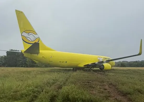 Imagem ilustrativa da imagem Avião sai da pista após pousar no aeroporto de Salvador
