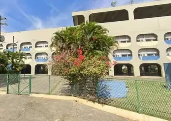 Imagem ilustrativa da imagem Bomba caseira explode em escola de Belford Roxo e fere oito alunos