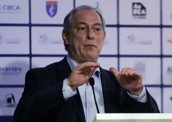 Imagem ilustrativa da imagem Ciro diz que se 'tivesse juízo' não disputaria a Presidência, mas decidirá em maio