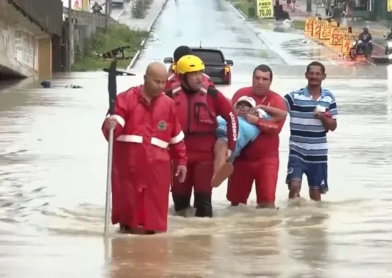 Imagem ilustrativa da imagem Governo de Pernambuco reforça campanha de doações para vítimas das chuvas