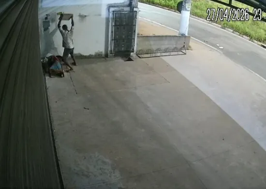 Imagem ilustrativa da imagem Homem é atacado na cabeça com placa de concreto na Serra