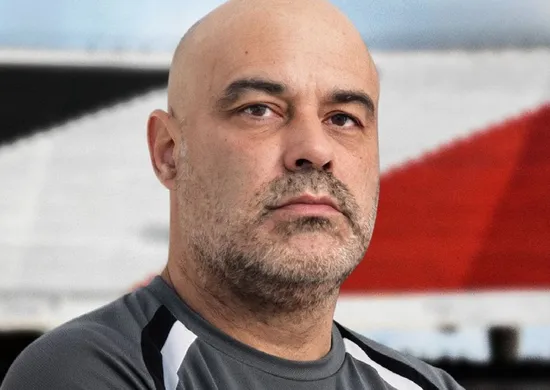 Imagem ilustrativa da imagem Líder da Série C assume o Santa Cruz: Cristian de Souza é o novo técnico