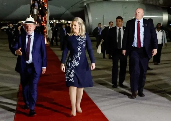 Imagem ilustrativa da imagem Lula chega à Casa Branca para encontro com Trump