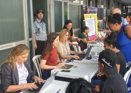 Imagem ilustrativa da imagem Mutirão para jovens e adolescentes em busca do 1º emprego nesta sexta em Vitória