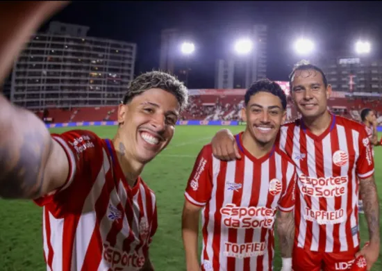 Imagem ilustrativa da imagem Náutico atropela América-MG nos Aflitos e consolida início avassalador na Série B