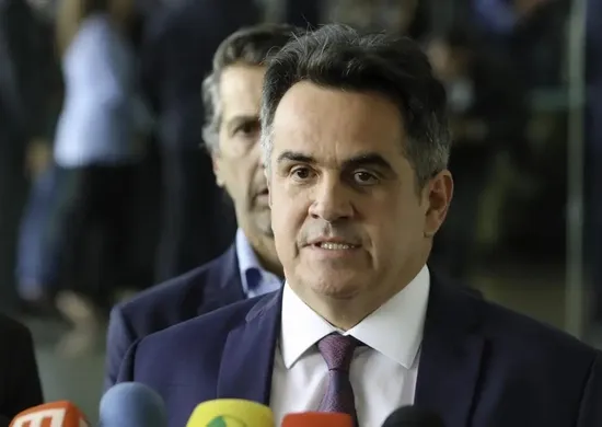 Imagem ilustrativa da imagem PF faz buscas contra Ciro Nogueira em ação que apura crimes do Master e de Vorcaro