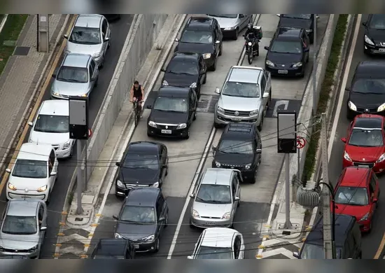 Imagem ilustrativa da imagem Recife lidera ranking das cidades mais congestionadas do Brasil em 2025