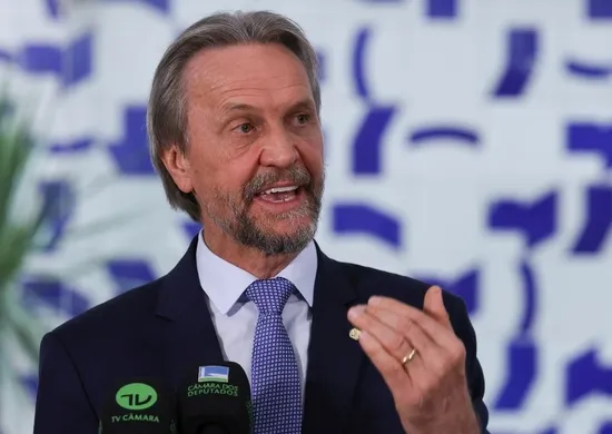 Imagem ilustrativa da imagem Relação entre Flávio e Vorcaro precisa ser investigada a fundo. diz Uczai