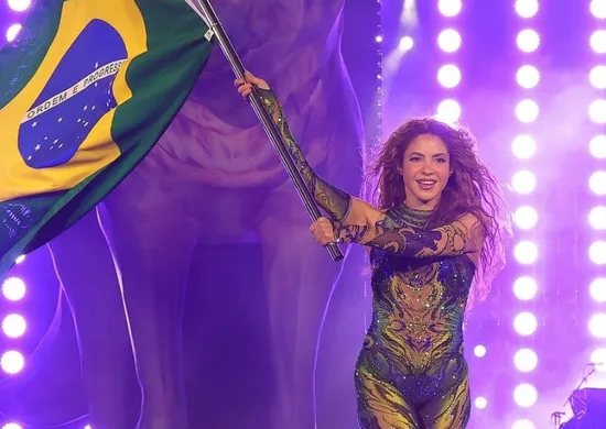 Imagem ilustrativa da imagem Shakira se despede do Brasil com declaração de amor: 'Inesquecível e arrepiante'