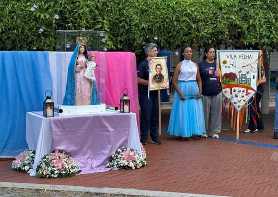 Imagem ilustrativa da imagem "Subida Luminosa" encerra jornada da imagem de Nossa Senhora da Penha no Marista