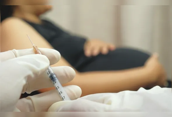 Imagem ilustrativa da imagem Brasil vacina mais de 1 milhão de gestantes contra VSR em bebês