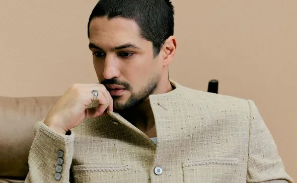 Imagem ilustrativa da imagem Gabriel Leone é escolhido pela Louis Vuitton para representar coleções masculinas