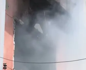 Imagem ilustrativa da imagem Defesa Civil interdita 17 imóveis após incêndio destruir lojas no Centro do Recife