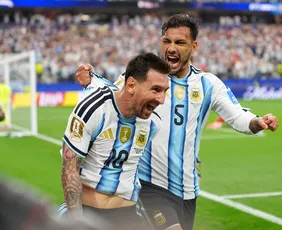 Imagem ilustrativa da imagem Messi supera Klose e se consagra como maior artilheiro das Copas