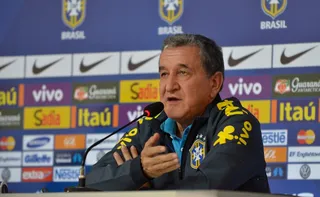 Imagem ilustrativa da imagem Carlos Alberto Parreira recebe alta após quase três meses internado