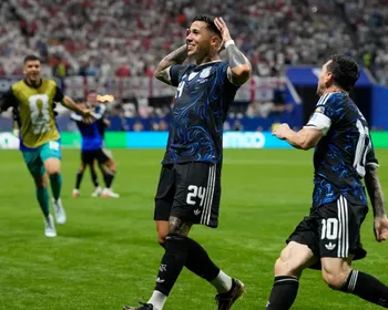Imagem ilustrativa da imagem Argentina consegue virada épica e disputará 2ª final seguida de Copa