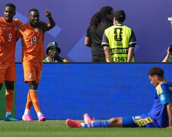 Imagem ilustrativa da imagem Costa do Marfim vence Curaçao e alcança mata-mata da Copa pela primeira vez