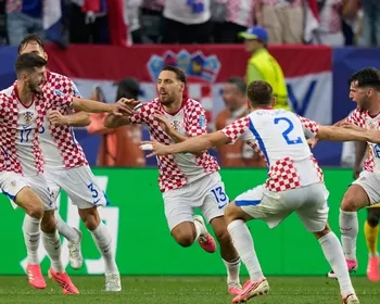 Imagem ilustrativa da imagem Croácia vence Gana, avança em segundo e evita possível duelo com o Brasil na Copa