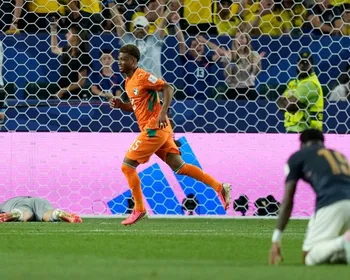 Imagem ilustrativa da imagem Equador para no travessão e Costa do Marfim vence no final, no Grupo E