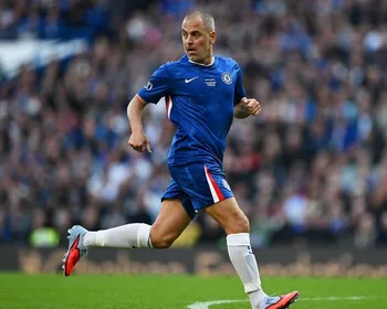 Imagem ilustrativa da imagem Ex-Chelsea, Joe Cole provoca Messi antes da semifinal contra Argentina