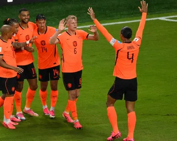 Imagem ilustrativa da imagem Holanda supera Tunísia, foge do Brasil e pega Marrocos no mata-mata
