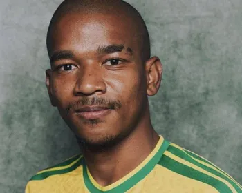Imagem ilustrativa da imagem Jayden Adams, que disputou a Copa do Mundo pela África do Sul, morre aos 25 anos