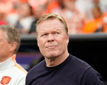 Imagem ilustrativa da imagem Koeman deixa comando da Holanda e cita drama pessoal