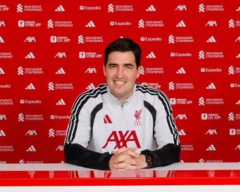 Imagem ilustrativa da imagem Liverpool anuncia Andoni Iraola como novo técnico após demissão de Arne Slot