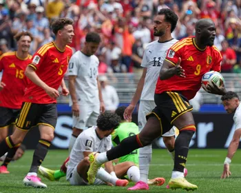 Imagem ilustrativa da imagem Lukaku sai do banco, participa de gol e evita derrota da Bélgica para Egito na Copa