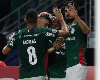 Imagem ilustrativa da imagem Palmeiras goleia Junior com Flaco garçom e vai às oitavas da Libertadores