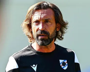 Imagem ilustrativa da imagem Pirlo aceita acordo verbal de Maldini e será o novo treinador da Itália, diz jornal