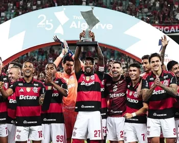 Imagem ilustrativa da imagem Samuel Lino é decisivo, Flamengo bate Benfica e leva Troféu do Algarve