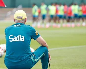 Imagem ilustrativa da imagem Seleção encerra preparação para estreia com último treino em Nova Jersey