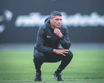 Imagem ilustrativa da imagem Vasco recomeça no Brasileirão com cara nova no banco