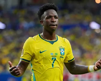 Imagem ilustrativa da imagem Vini Jr. convence e disputa artilharia da Copa com Messi, Mbappé e Haaland